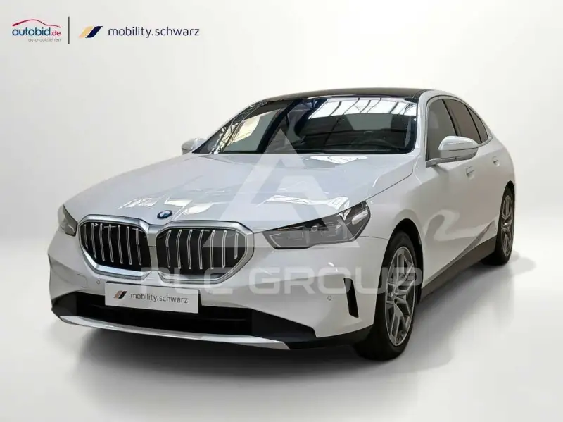2025 BMW 540