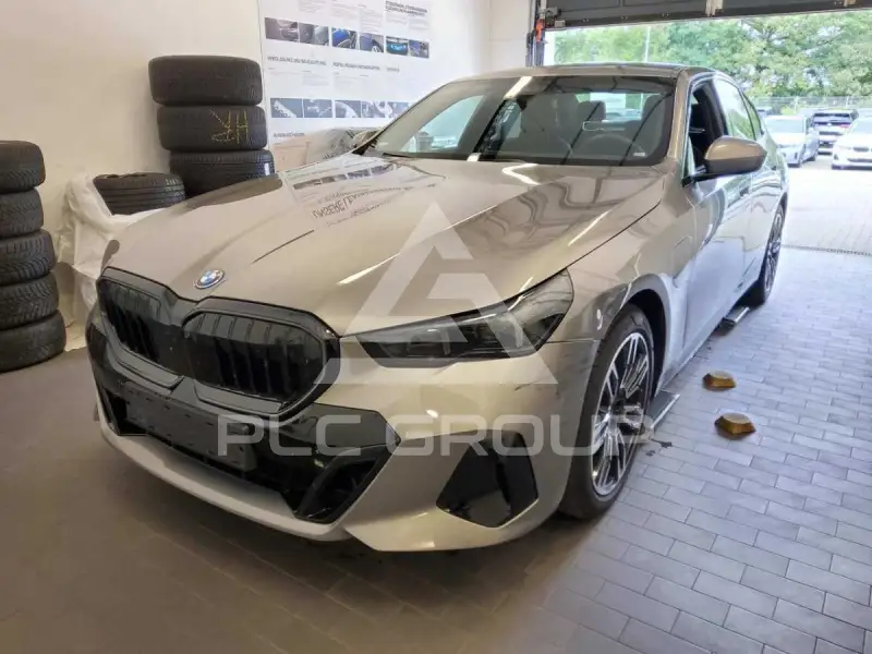 2025 BMW 550