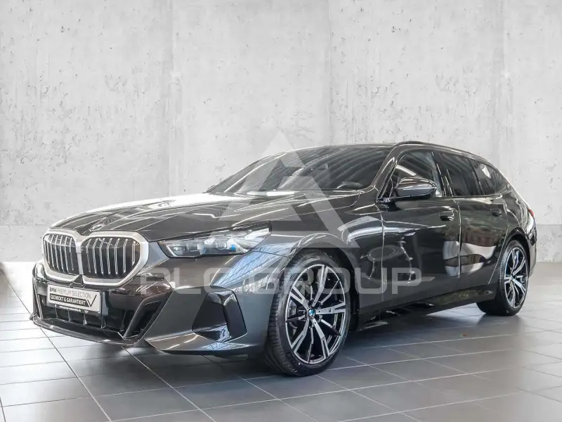 2025 BMW 520