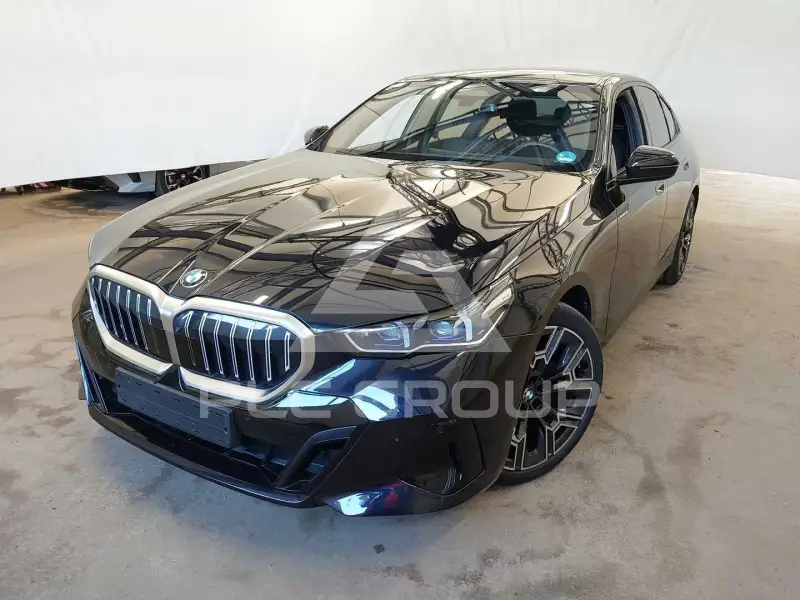 2025 BMW 520