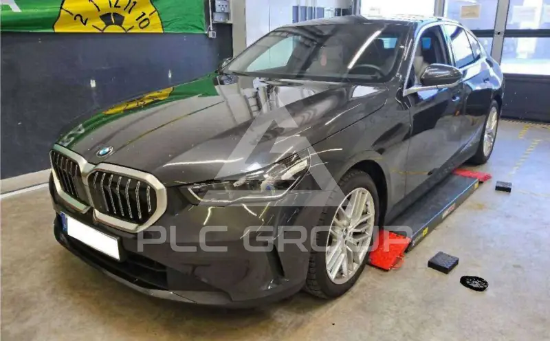 2025 BMW 520