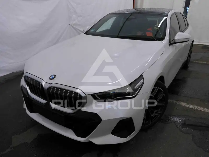 2025 BMW 520
