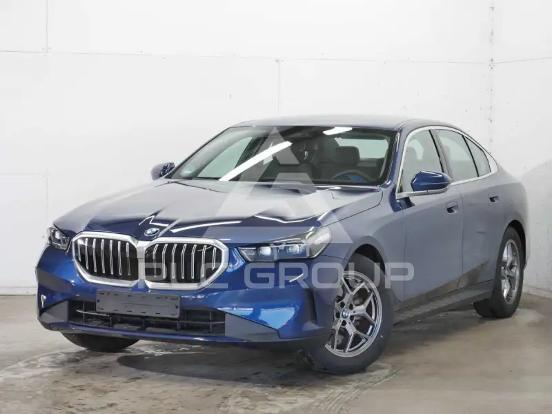 2025 BMW 520