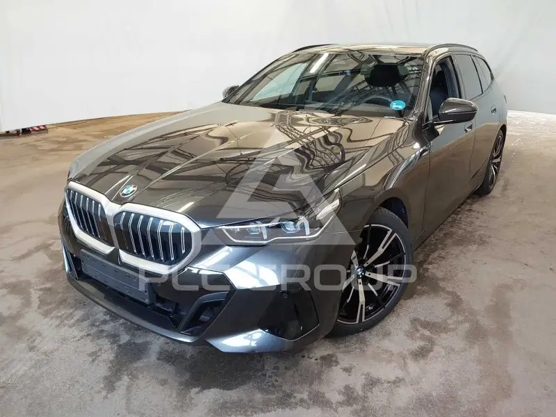 2025 BMW 520