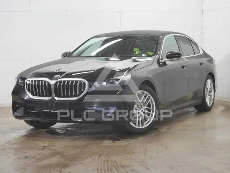 2025 BMW 520