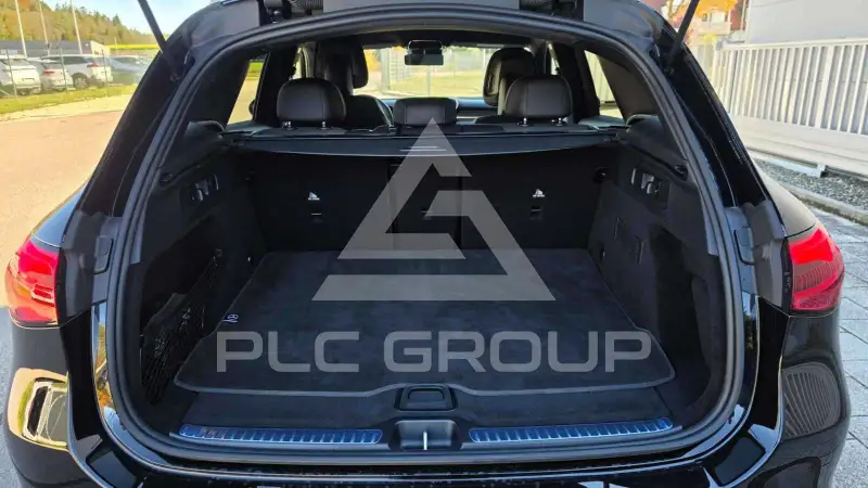2025 Mercedes Benz GLC 200