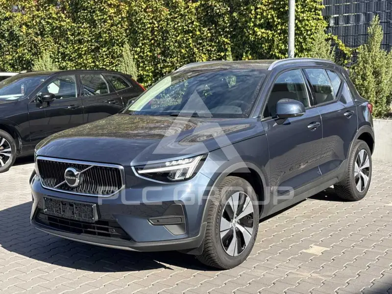 2025 Volvo XC40