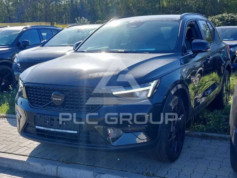2025 Volvo XC40