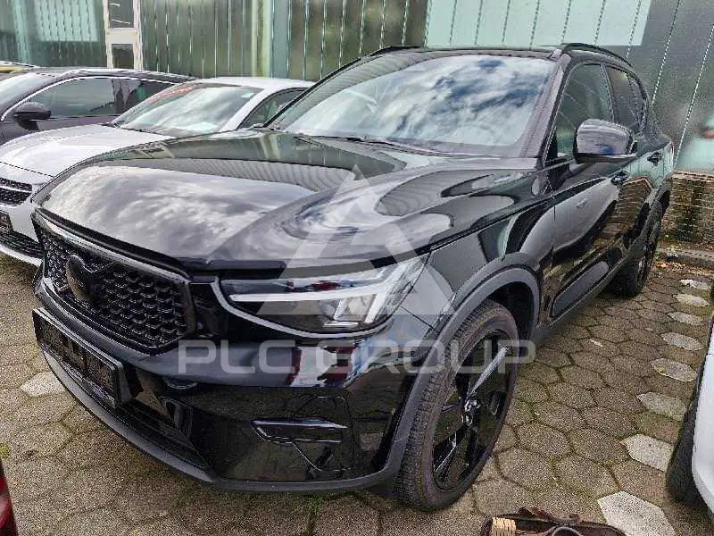 2025 Volvo XC40