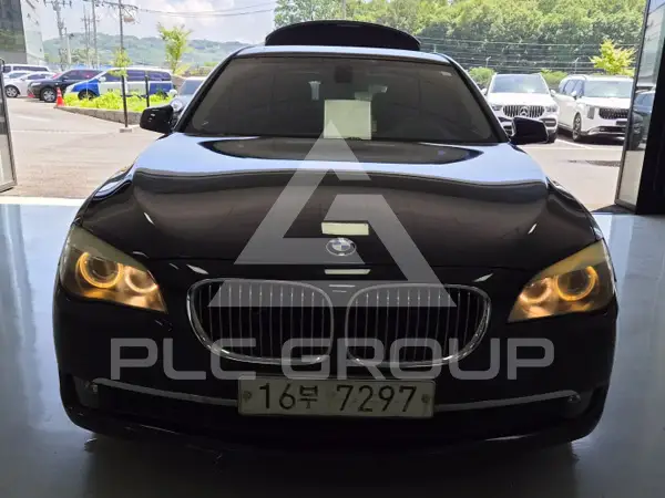 2011 BMW 740