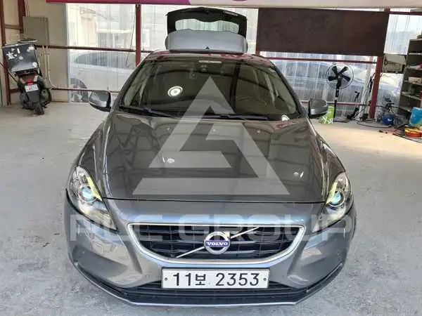 2015 Volvo V40