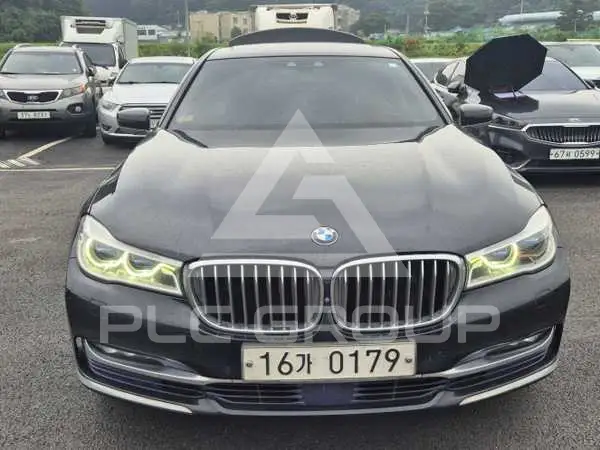 2016 BMW 740