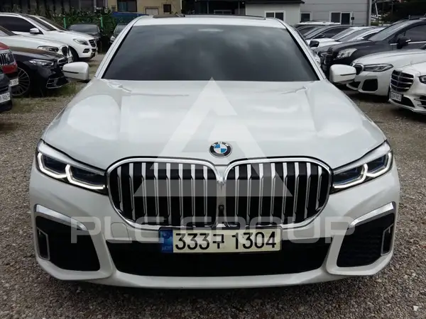 2021 BMW 