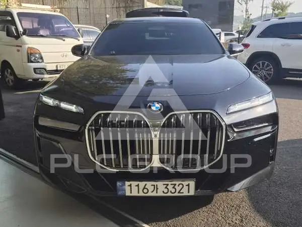 2023 BMW 740