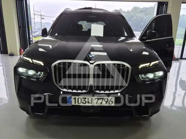 2023 BMW X7