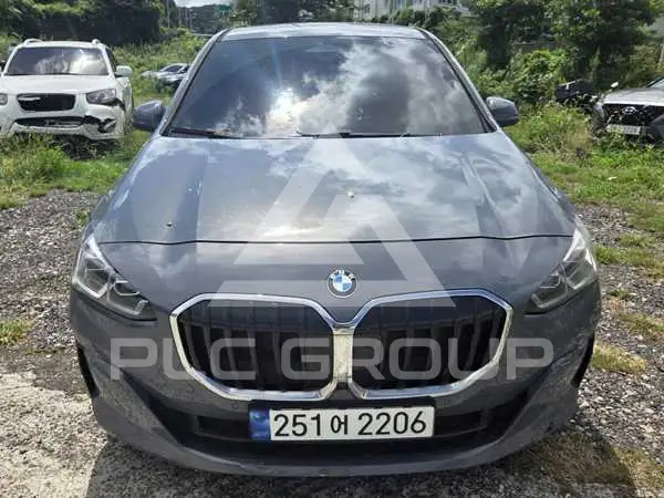2023 BMW 