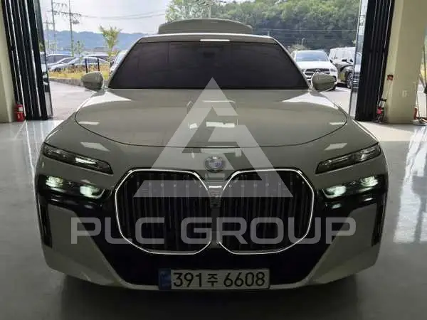 2025 BMW 740