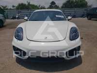 2016 Porsche Cayman photo