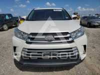 2018 Toyota Highlander photo