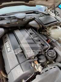 2000 BMW 523