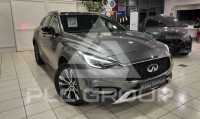 2017 Infinity Q30