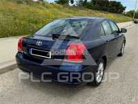 2004 Toyota Avensis