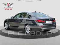 2021 BMW 520