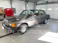 1985 Mercedes Benz E 300 photo