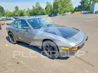 1985 Porsche 944 photo