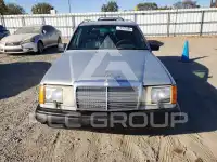 1987 Mercedes Benz E 300 photo
