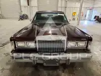 1988 Lincoln Town фото