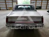 1989 Lincoln Town фото