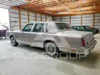 1989 Lincoln Town фото