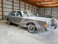 1989 Lincoln Town фото