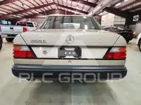 1989 Mercedes Benz E 300 photo