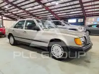 1989 Mercedes Benz E 300 photo