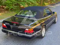 1993 Mercedes Benz E 300 фото