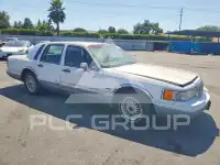 1994 Lincoln Town photo