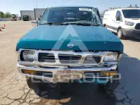 1995 Nissan Navara photo
