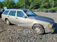 1995 Mercedes Benz E-Class photo
