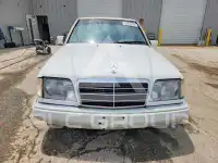 1995 Mercedes Benz E-Class photo