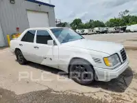 1995 Mercedes Benz E-Class photo