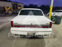 1996 Lincoln Town фото