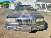 1996 Lincoln Town photo