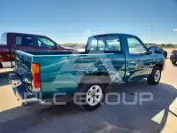 1997 Nissan Navara photo