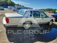 1997 Lincoln Town photo