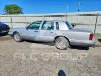 1997 Lincoln Town photo