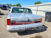 1997 Lincoln Town photo