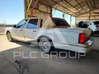 1997 Lincoln Town фото