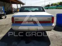 1997 Lincoln Town фото